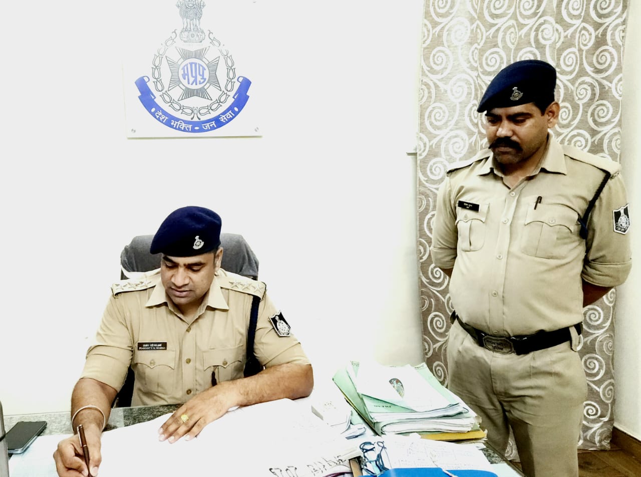 एसडीओपी पिछोर श्री प्रशांत शर्मा द्वारा थाना भौंती का औचक निरीक्षण